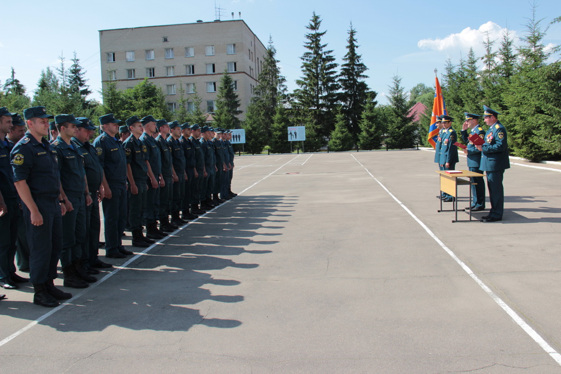 торжественный выпуск слушателей профессиональной переподготовки помощников начальников караулов торжественный выпуск слушателей профессиональной переподготовки помощников начальников караулов